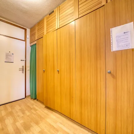 - Haus K, App 0keg11 *